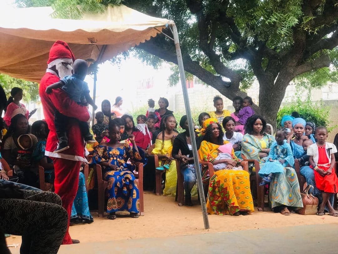 Arbre de Noël, AIFA et Lions Club Dakar Baobab remettent des cadeaux aux enfants de Guédiawaye3