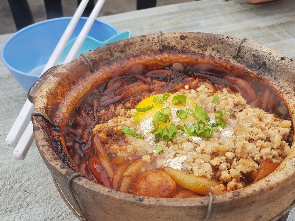 瓦煲老鼠粉加蛋 Claypot Rat Noodle w/Egg rm$6.50 @ Berkeley Kampung Food Court