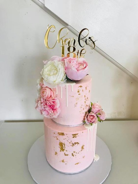 Cake by Sweet Lips Cakes