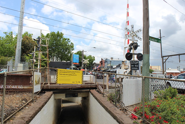 Union Road level crossing and underpass at Union Road, Surrey Hills