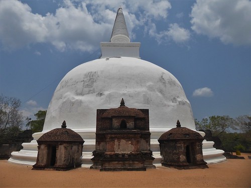 sl-11 polonnaruwa nord-kiri vihara ()