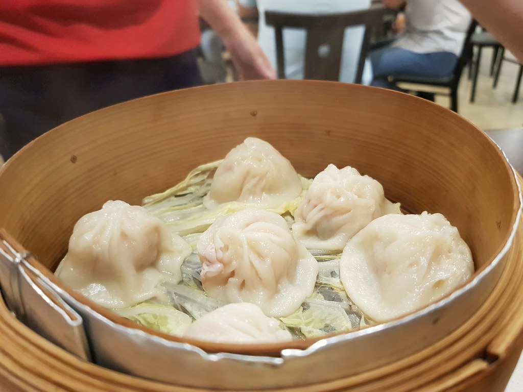 上海小龙包 Shanghai Steamed Dumpling x6 rm$11.50 @ Esquire Kitchen (大人餐廳) Subang Parade