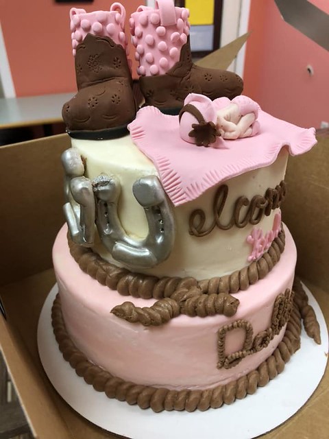 Cake by a La CupCakes