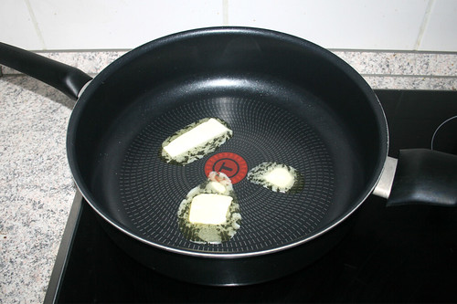 28 - Etwas Butter in Pfanne zerlassen / Melt some butter in pan