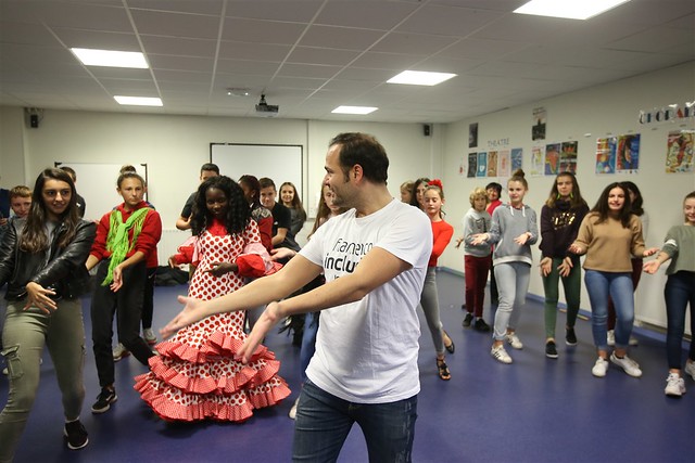 La compagnie José Galán initie les collégiens de Saint-Martin-de-Seignanx au flamenco