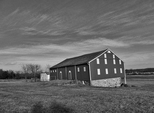 mclean farm barn blackwhite bw oak hill building structures old historical gettysburg american civilwar adams county pa pennsylvania union confederate north south unitedstates america army potomac northern virginia history landscape scenic battlefield national park monument memorial statue july 1 2 3 1863 george neat patriot portraits usa csa neatroadtrips