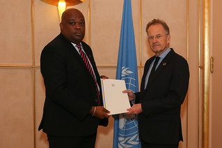 NEW PERMANENT REPRESENTATIVE OF BARBADOS PRESENTS CREDENTIALS TO THE DIRECTOR-GENERAL OF THE UNITED NATIONS OFFICE AT GENEVA