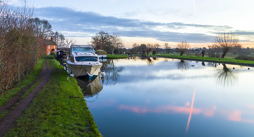 riverwey boats locks papercourtlockandcottage reflections sunrise towpath sky watersedge