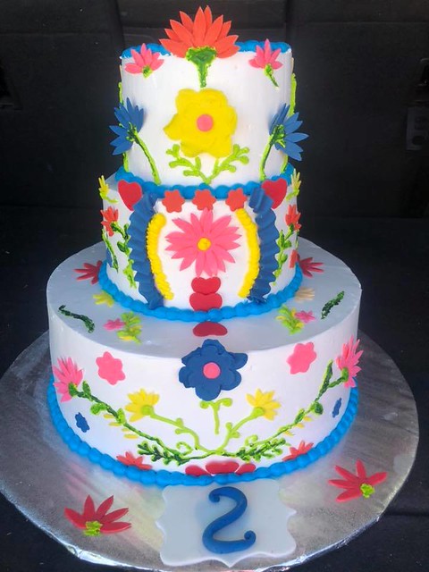 Cake by Yamel's Bakery 