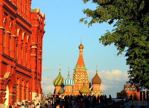 stbasilcathedral redsquare moscow russia church historicbuildings sky trees daylight people