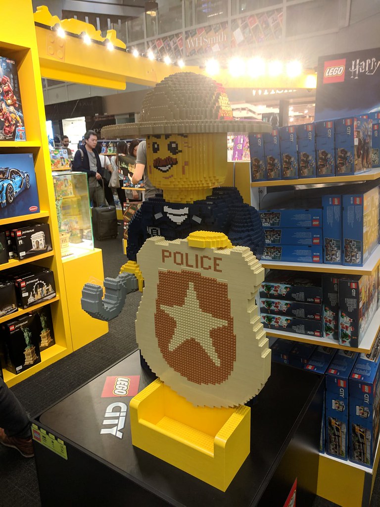 LEGO Pop-Up Store Changi Airport T3