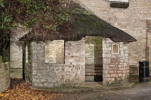 thatched bus shelter in Osmington, West Dorset