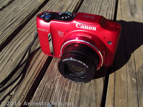Front of the red Canon PowerShot SX160
