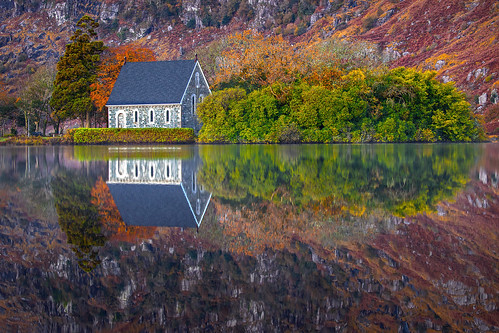 church gounganebarra still water reflection ireland countycork nationalpark tourism tranquil serene morning october colours orange canon 80d 70200mm f40is chapel island isolated remote quiet peaceful