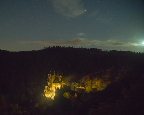 château castle castillo nightphoto moonlight moonglow sterne sternenhimmel eltz burg deutschland eifel germany