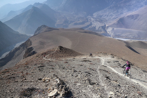 nepal mountainbiking mountains mustangvalley himalayas dry singletrack descending colleen travel canoneosm6 canonefm18150