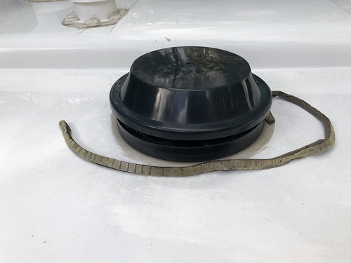 Little Lake - Escape trailer vent seal