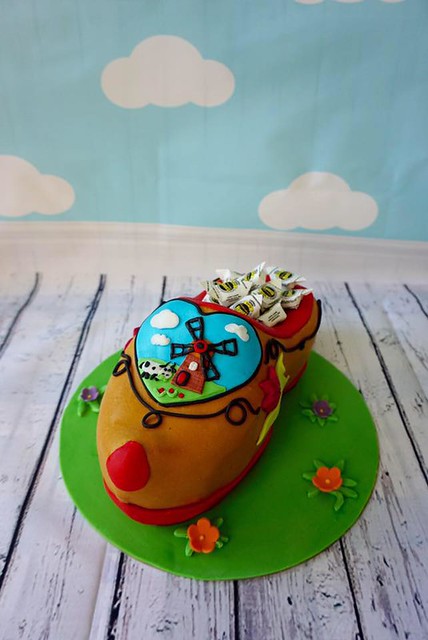 Cake by Sassy-V Cakes