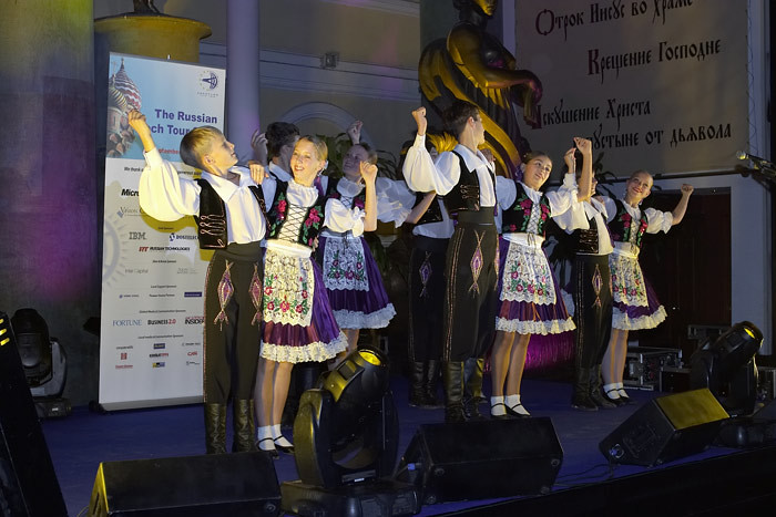 15 Russian Children dancing