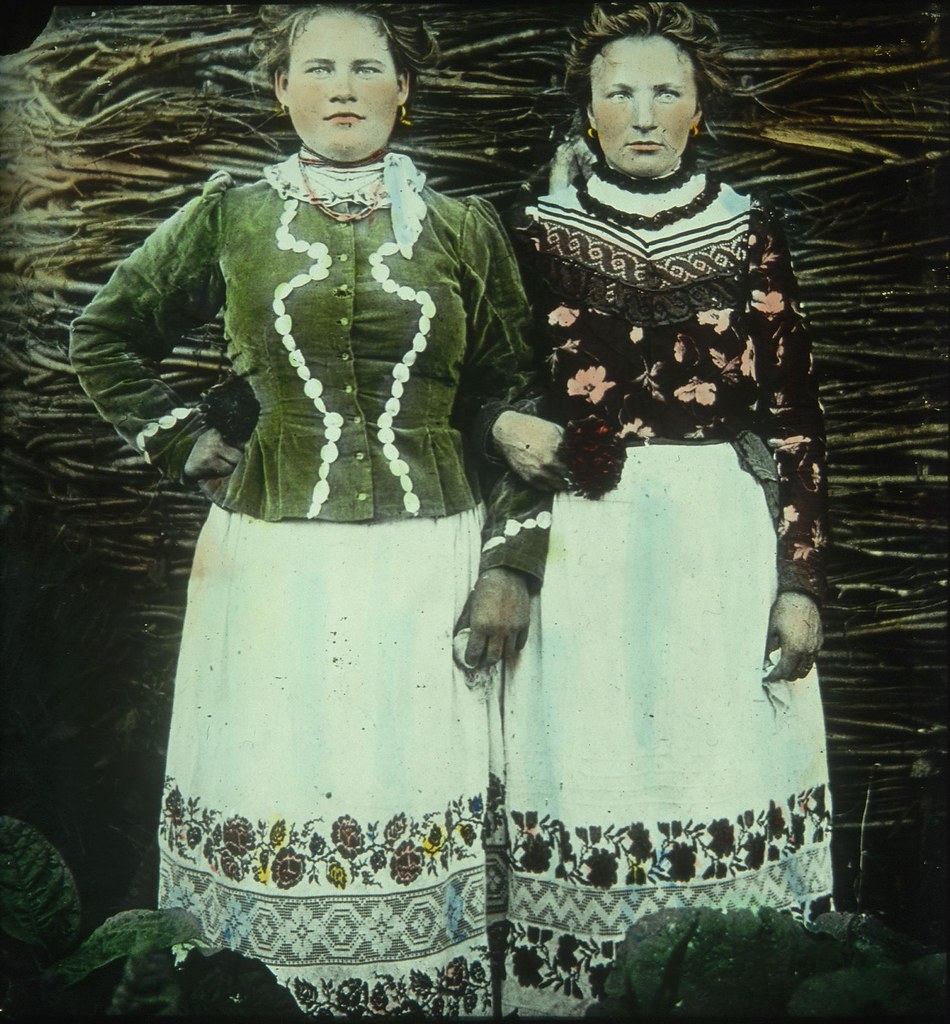 Портрет двух крестьянок