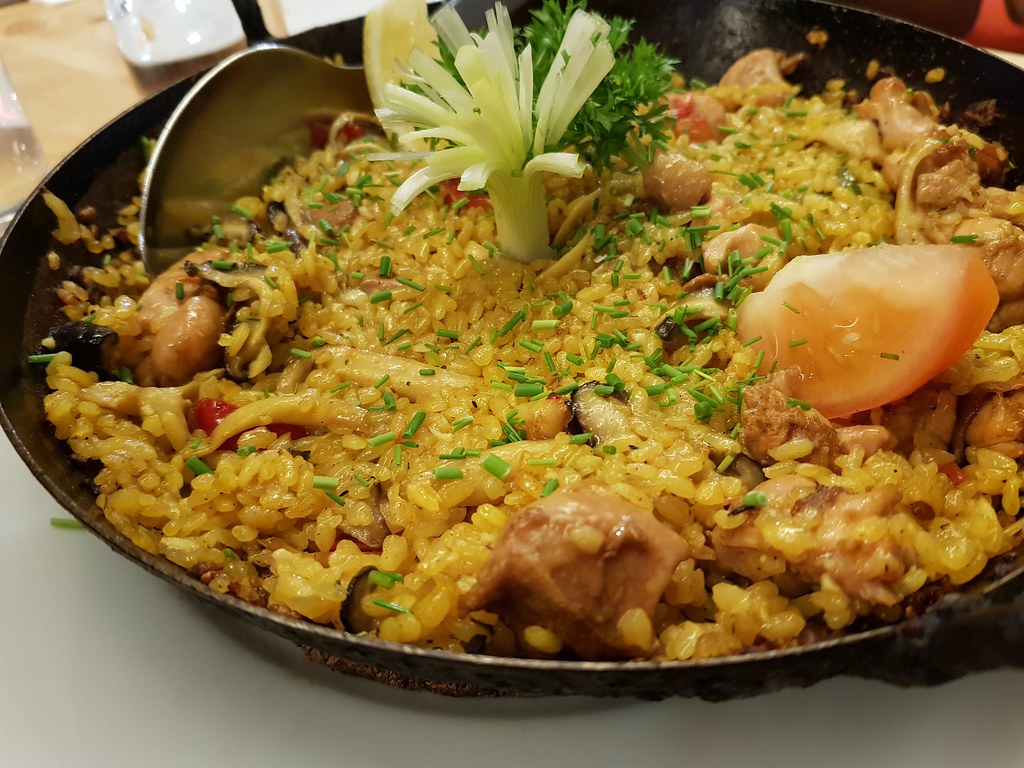 Pollo & Champignones Shitake (Chicken & Fresh Mushroom) rm$112 - Main Course @ La Cocina Restaurant & Tapas Bar USJ10