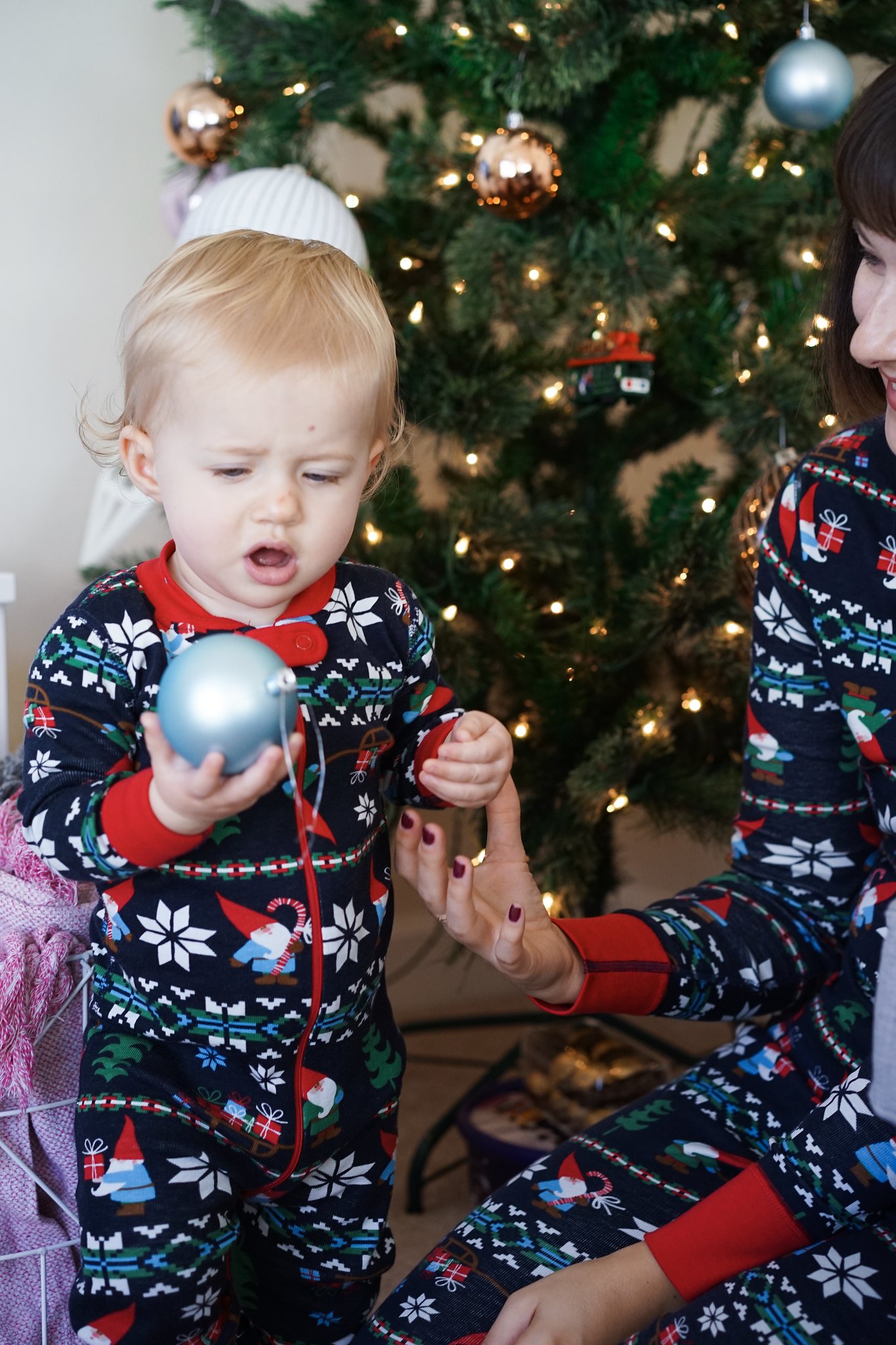Hanna Andersson, Matching pjs, mommy and me style, Christmas traditions, mom life, mommy blog, fbloggers, hannajams