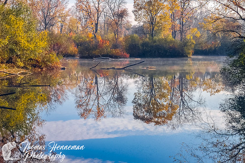 illinois autumn blue fall fog forestpreserve lake mist orange pond prattswaynewoods red reflection yellow usa