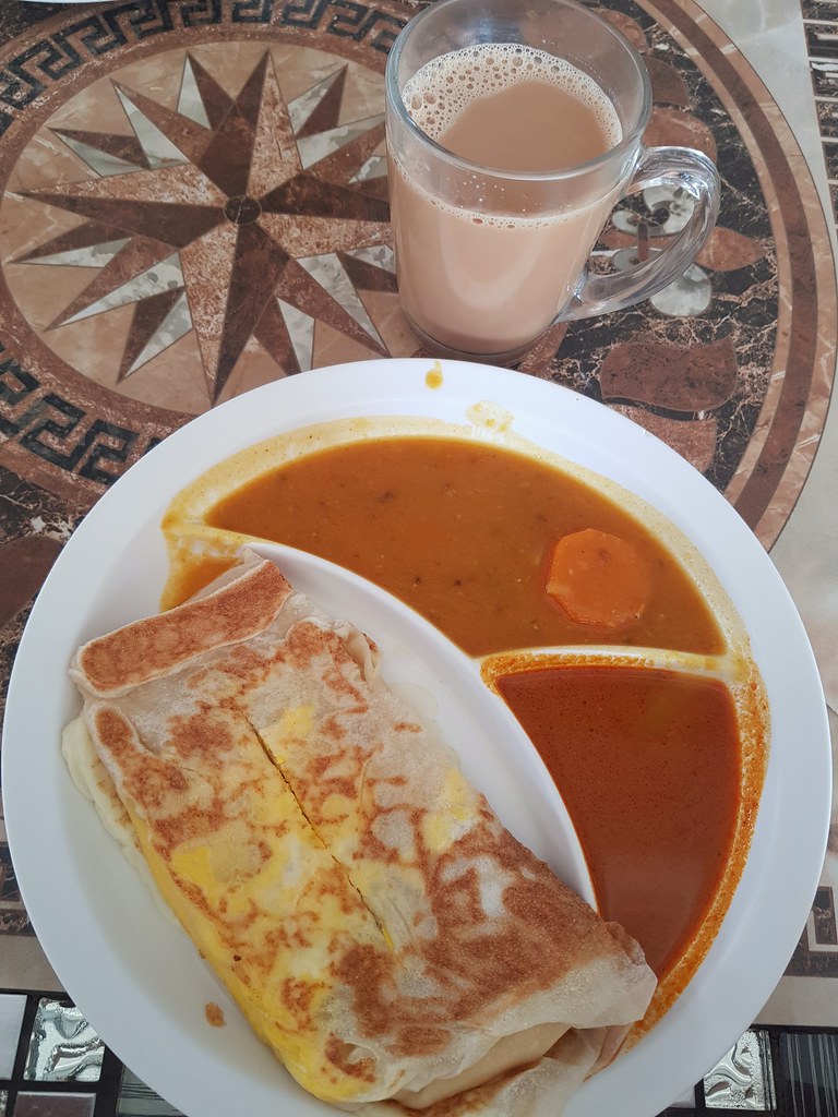 印度蛋煎饼 Roti Telur rm$2.50 & Teh Tarik rm$2.60 @ Cafe 15 Canai at SS15