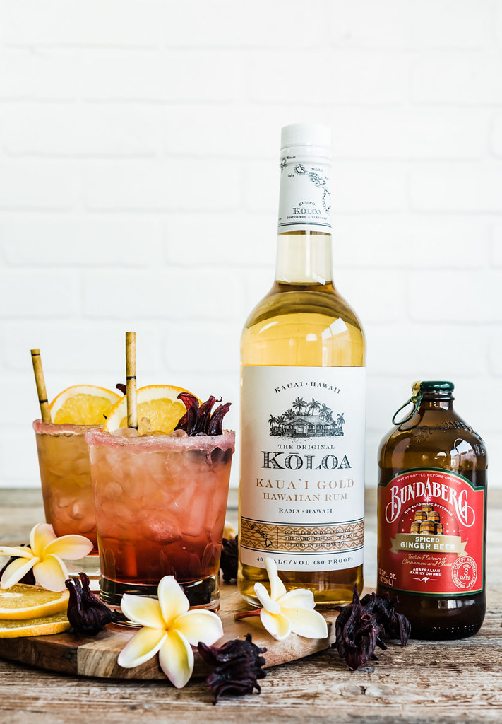 Sparkling Spiced Hibiscus Cocktail www.pineappleandcoconut.com