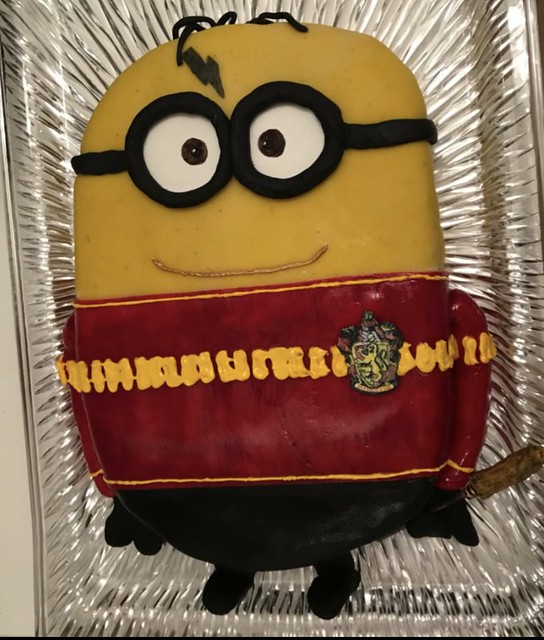 Harry Potter Minion Cake by Moccabeans