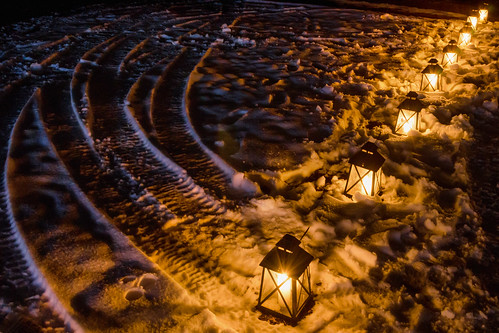 snow tracks tiretracks lights lit candles christmas saintemarie saintemarieamongthehurons midland ontario canada night nighttime firstlight jsp2018113020
