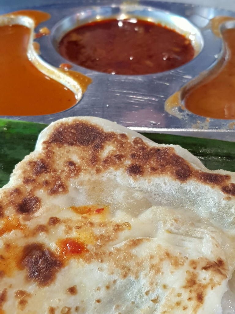 印度蛋煎饼 Roti Telur rm$2.80 & 牛奶拉茶 Teh Tarik Susu Lembu rm$3 @ The Malaysian Banana Leaf Rice Restaurant USJ10