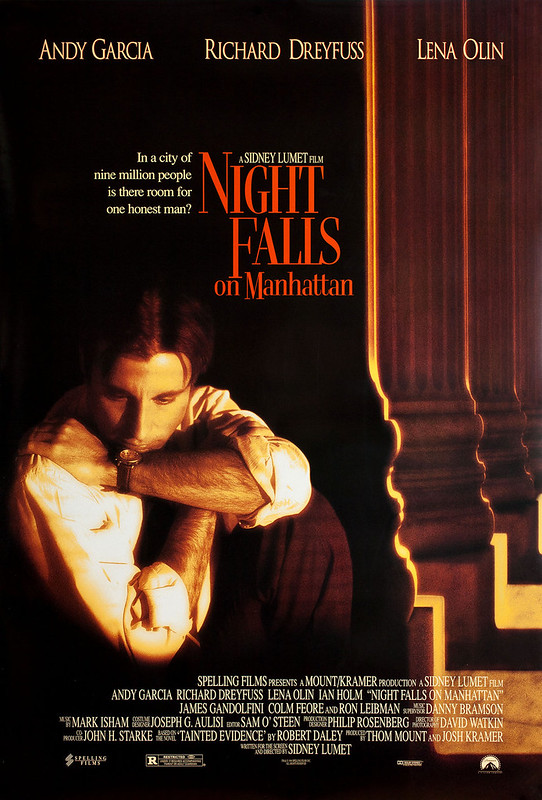 Night Falls on Manhattan - Poster 1