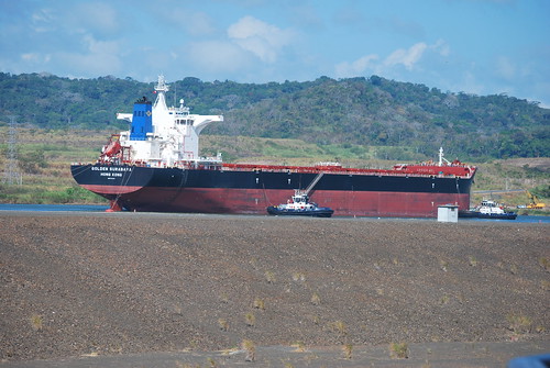 panamacanal goldensurabaya bulkcarrier