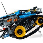 LEGO Technic 42095 Remote Controlled Stunt Racer 4