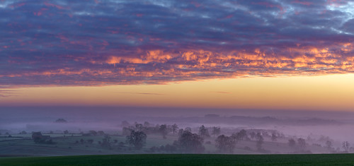 sunrise cotswolds mist misty fog foggy dawn dawnmist light landscape sony a7iii 70200mmf4 jactoll templeguiting