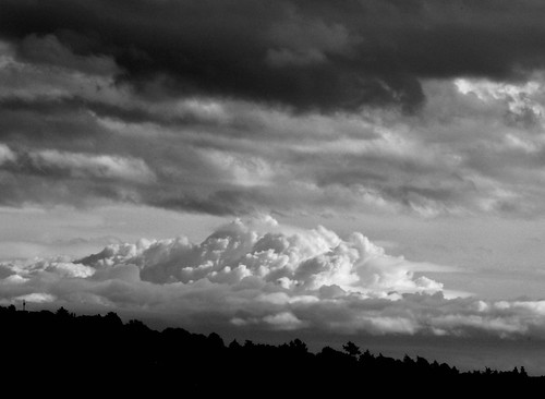 britishcolumbia thundercloud cumulous nuage himmel sky cloudscape dramatic blackandwhite contrast weather storm vancouverisland silouette backlit dark light contraast