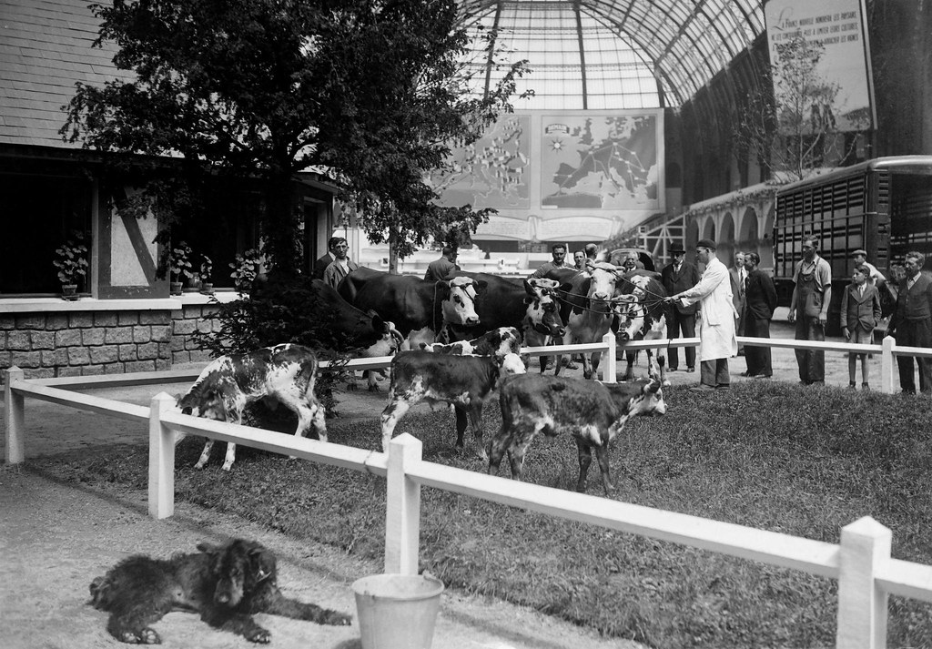 1941. Реконструкция фермы на выставке La France Europeenne в выставочном зале Гран Пале