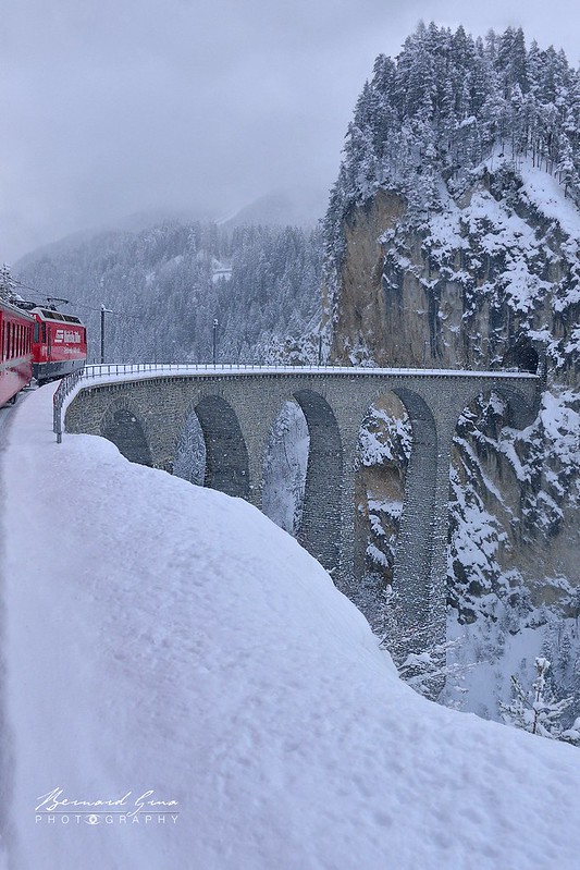 Viaduc de Landwasseur Chemins de fer rhétiques,  Bernina Express, Glacier Express par  Bernard Grua - Rhätische Bahn, Chemins de fer rhétiques