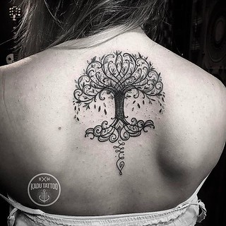 Tatuajes del Árbol de la Vida para echar raíces bajo tu piel - Mini Tatuajes