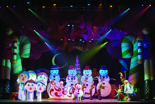 A Joyful, Colorful Show with Cirque Dreams Holidaze
