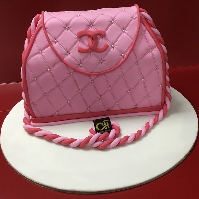 Handbag Cake by CakeHut UAE