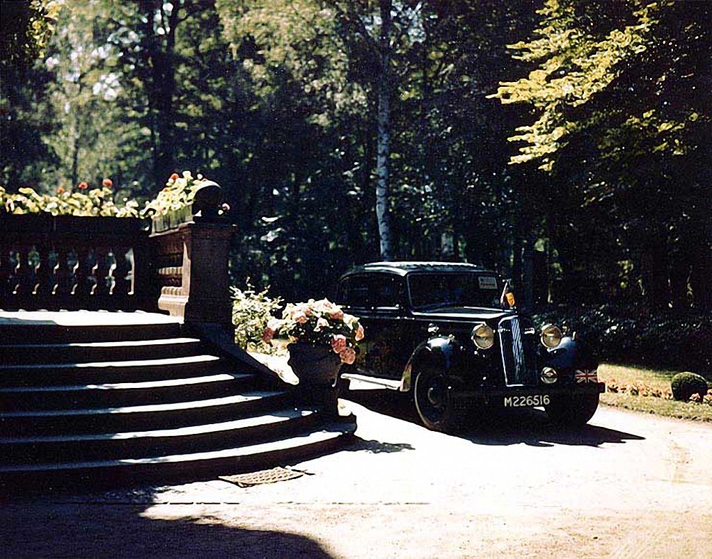 16 июля. Машина У. Черчилля в резиденции Трумэна на Кайзерштрассе, Бабельсберг