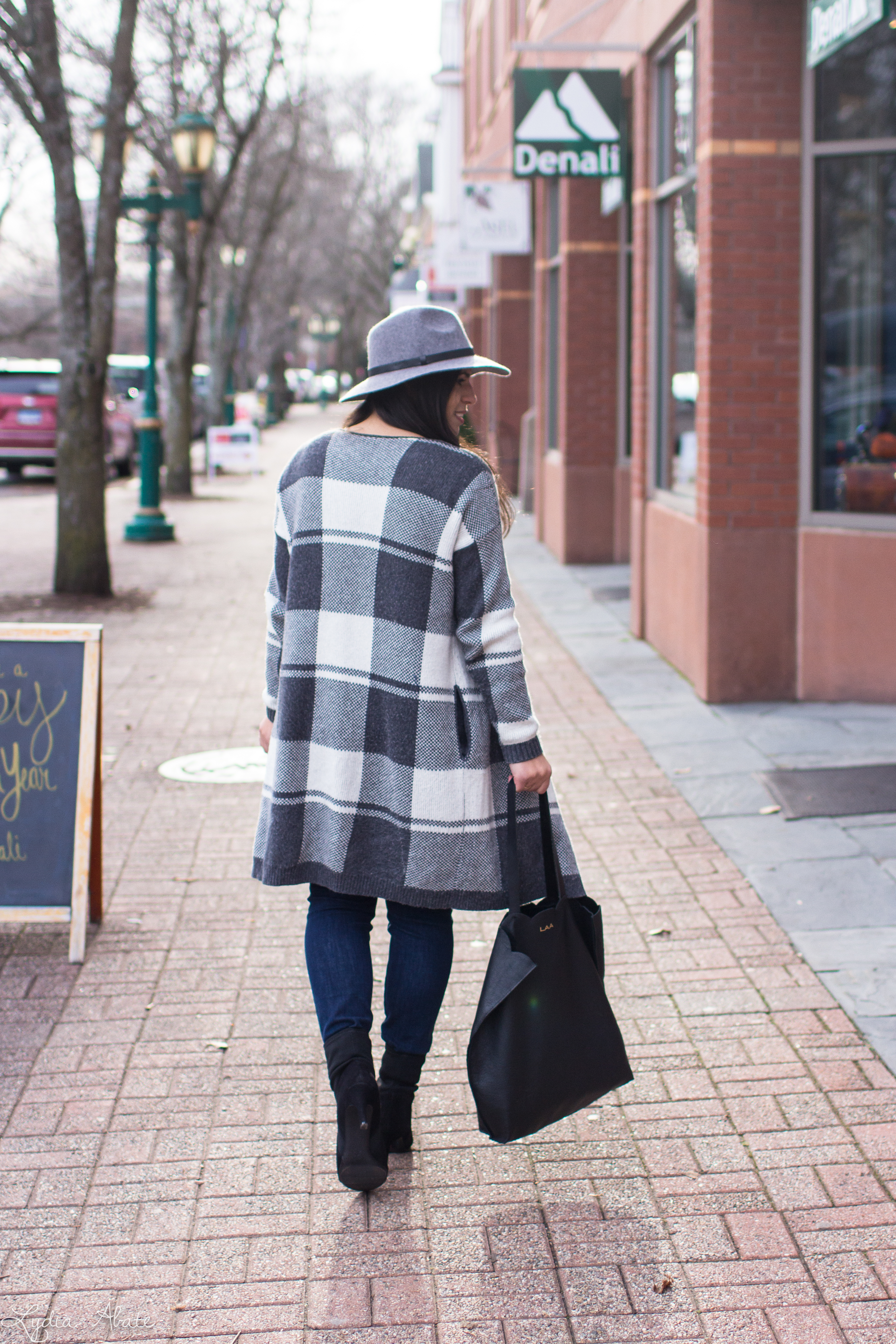 grey plaid long cardigan, scalloped tote bag, sock booties, grey wool hat-13.jpg