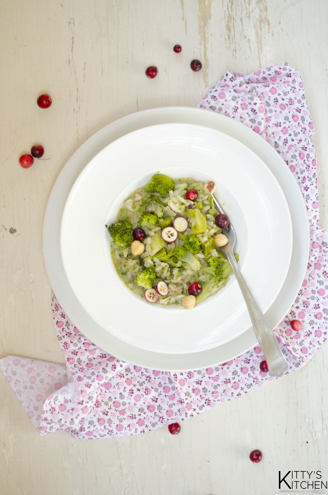 Risotto con broccoletti nocciole e cranberries