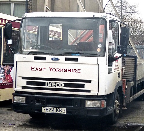 T874 KKJ ‘East Yorkshire Motor Services’ No. 8850 ‘Parts Department’. Iveco lorry on Dennis Basford’s railsroadsrunways.blogspot.co.uk’