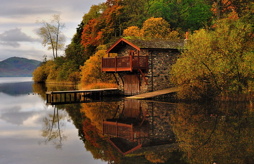 autumn duke ullswater lake cumbria lakedistrict dukeofportland dukeofportlandboathouse boathouse lakeland jetty shore reed tree view scenic thelakes lakedistrictnationalpark nationaltrust grass mountains landscape imagestwiston district national park countryside mountain clouds overcast still water reflection reflections morning mirror trees pooleybridge englishlakedistrict unesco worldheritagesite unescoworldheritagesite
