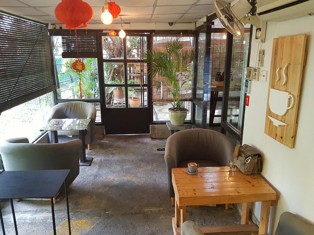 拿铁 Latte rm$11 @ Caffeinated Cabin PJ Jalan Gasing