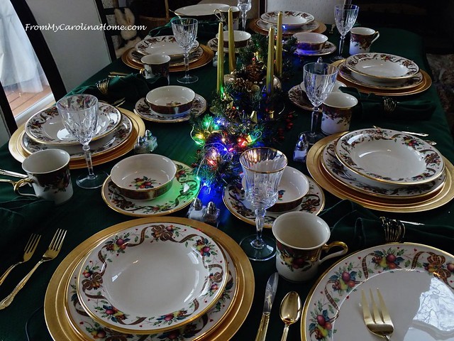 Christmas Tablescape 2018 at FromMyCarolinaHome.com