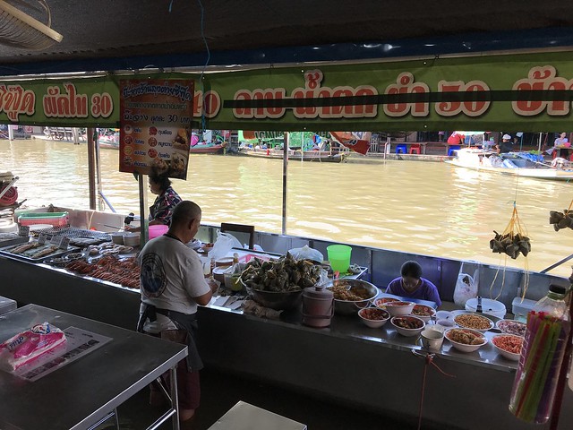 floating market Nov 3 2018 326